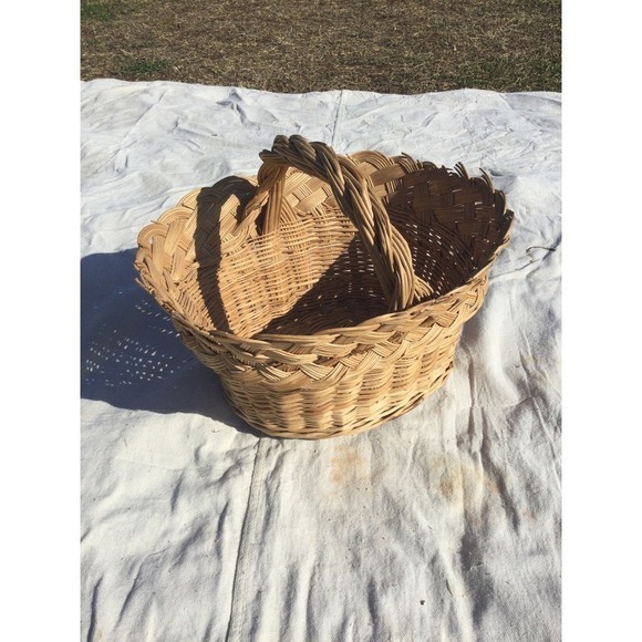 Large wicker basket with handle light 13” 13 in farmhouse country blanket Tan - Picture 1 of 12